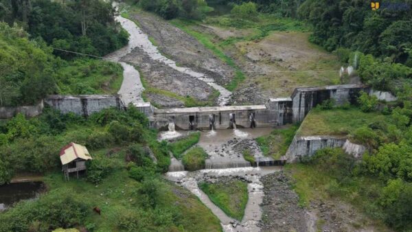 Kementerian PU memeriksa Sabo Dam untuk antisipasi lahar dingin Gunung Sinabung.