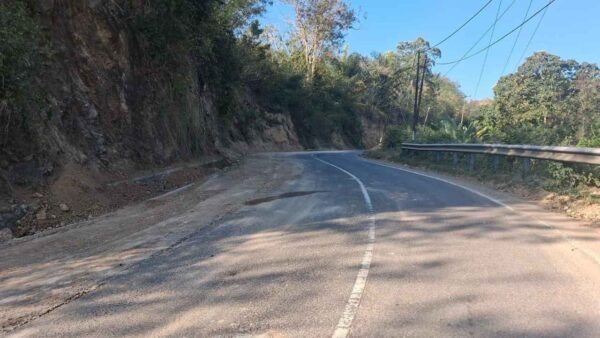 Jalan nasional di Pulau Flores, NTT, kembali fungsional setelah penanganan pascagempa oleh Kementerian PU.