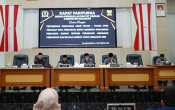 Rapat Paripurna DPRD Kabupaten Sukabumi membahas pandangan umum fraksi terhadap Perubahan APBD 2026.