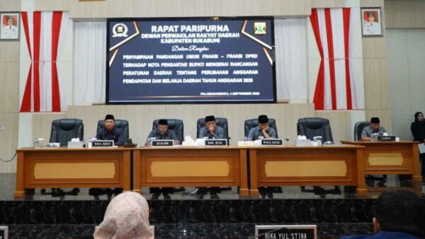 Rapat Paripurna DPRD Kabupaten Sukabumi membahas pandangan umum fraksi terhadap Perubahan APBD 2026.