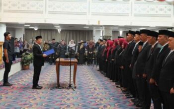 Sekretaris Daerah Provinsi Lampung melantik pejabat administrator dan pengawas di Balai Keratun Komplek Kantor Gubernur Lampung.