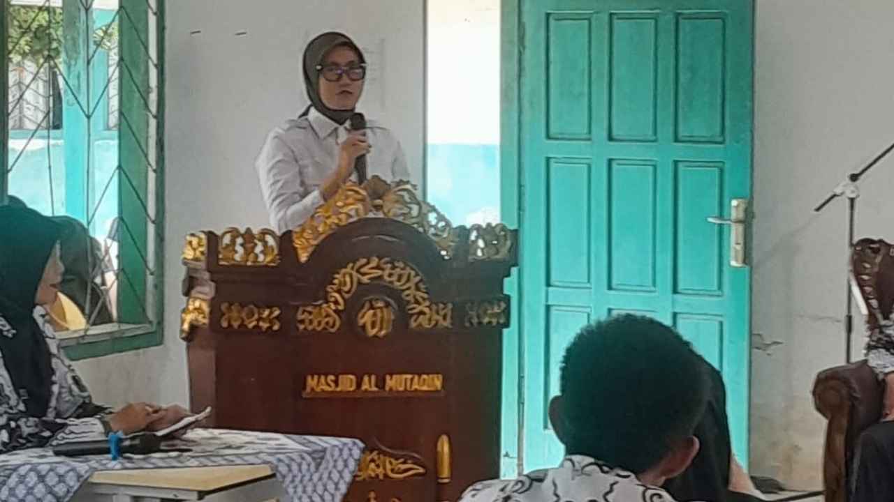 Wabup Lahat Widia Ningsih membuka pelatihan AI dan coding bagi guru.