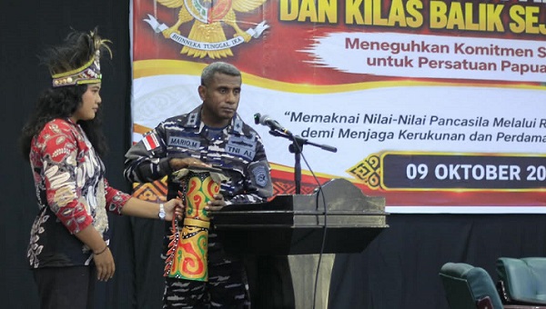 Danlanal Nabire Ajak Masyarakat Papua Jaga Persatuan dan Perdama-ian