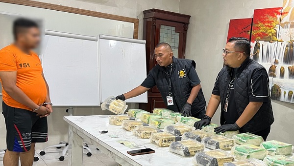 Diwarnai Aksi Kejar-Kejaran, Polrestabes Medan Berhasil Gagalkan Pengiriman 24 Kg Sabu ke Palembang