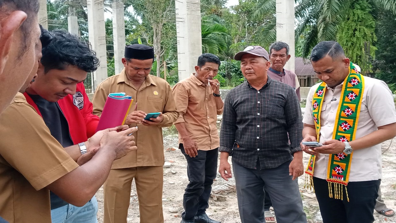 Jamaluddin Idham Salurkan Bantuan Pembangunan Masjid saat Kunjungi Simeulue