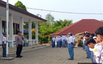 Kapolsek Cirinten Sosialisasikan Disiplin