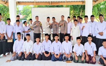 Kapolsek Kuta Baro Ajak Santri Jaga Akhlak dan Hindari Ujaran Kebencian