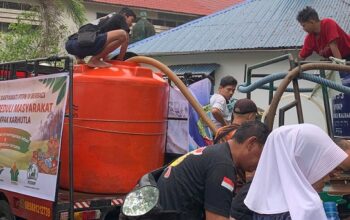 Karhutla Kalimantan, PTPN IV PalmCo Salurkan 11,2 Juta Liter Air Bersih dan 1 Juta Masker