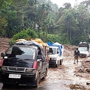 Kementerian PU Rampungkan Tanggul Darurat di Padang, Jalan Tapan–Batas Jambi Kembali Fungsional