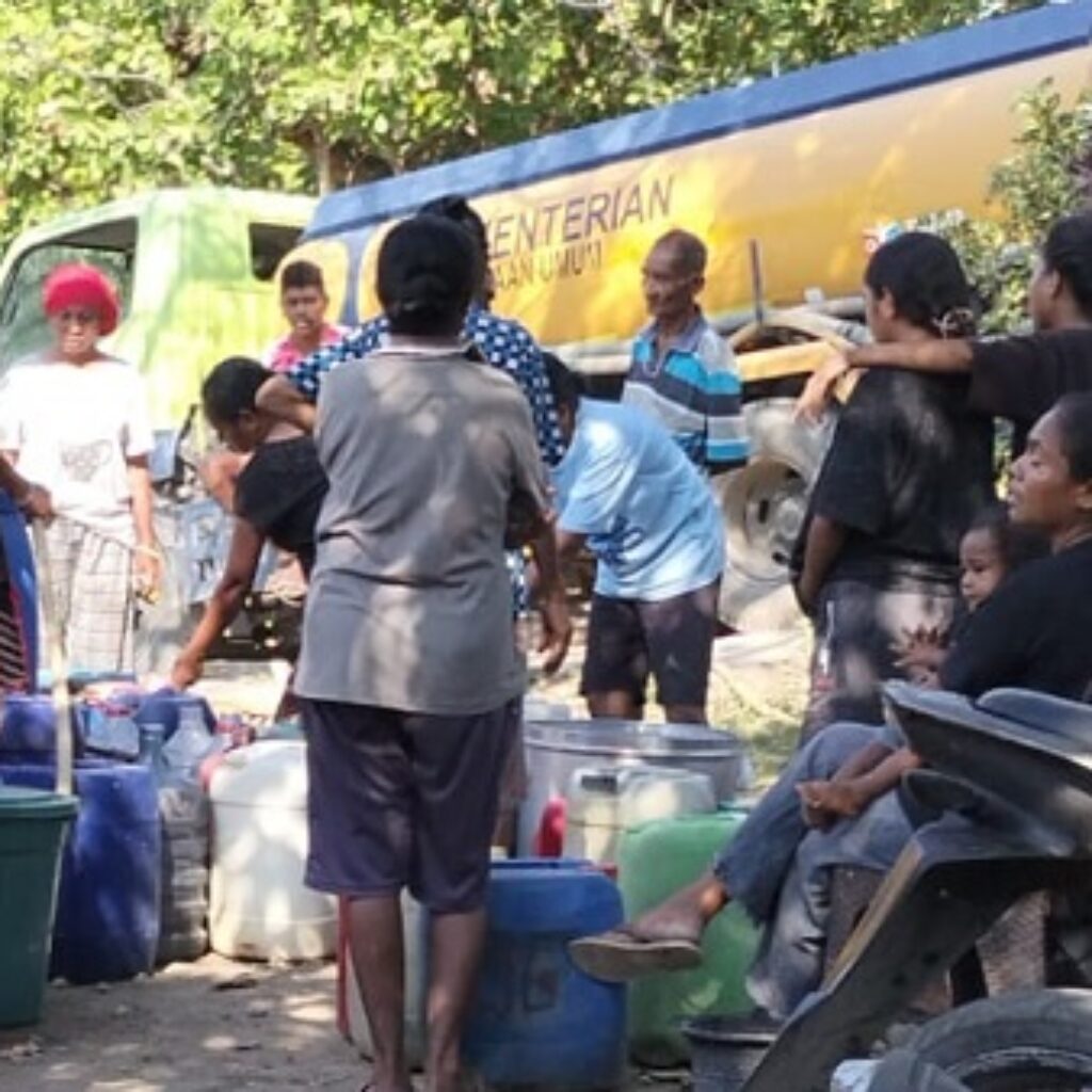 Kementerian PU Salurkan Bantuan Air Bersih untuk Warga Terdampak Kekeringan di Pulau Palue