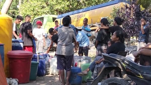 Kementerian PU Salurkan Bantuan Air Bersih untuk Warga Terdampak Kekeringan di Pulau Palue