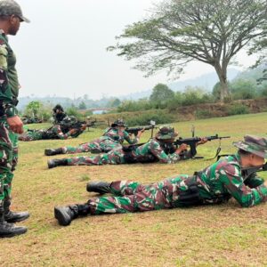 Lomba Menembak HUT ke-81 TNI Digelar di Nabire, Prajurit Asah Ketepatan dan Konsentrasi