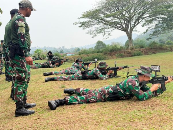 Lomba Menembak HUT ke-81 TNI Digelar di Nabire, Prajurit Asah Ketepatan dan Konsentrasi