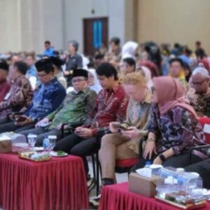 Memajukan Pendidikan, Bupati Lampung Timur mendapatkan Penghargaan Lampung Post Executive Forum II 2026