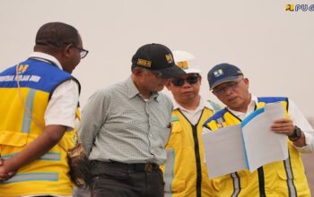 Menteri PU Tinjau Wanam, 40 Hektare Padi Ditargetkan Panen November 2026