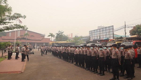 Polda Kalbar Kerahkan 300 Personel ke Ketapang untuk Perkuat Penanganan Karhutla