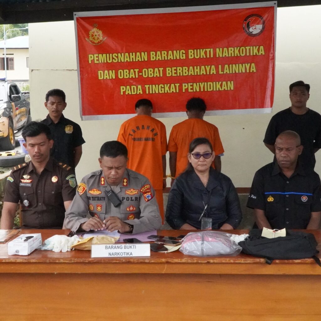 Polres Nabire Amankan Dua Tersangka Kasus Ganja, Barang Bukti 104,57 Gram