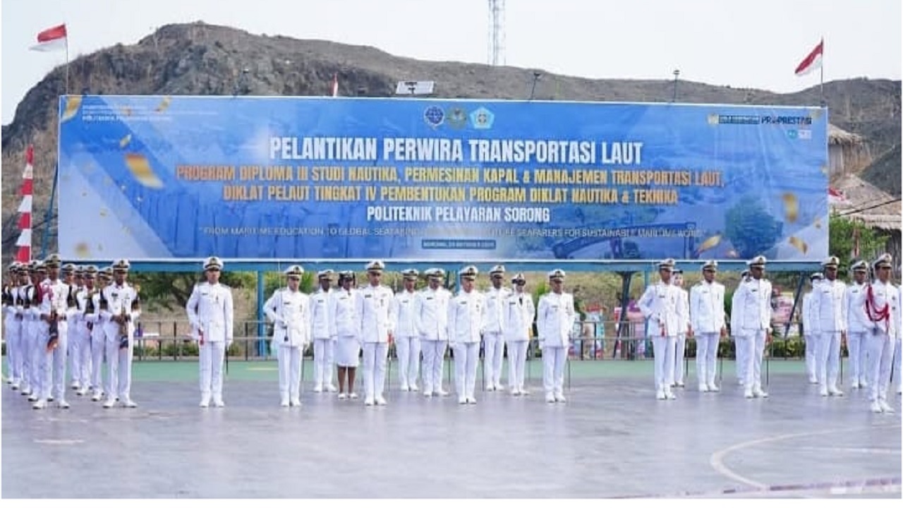 Poltekpel Sorong Lantik Perwira Transportasi Laut