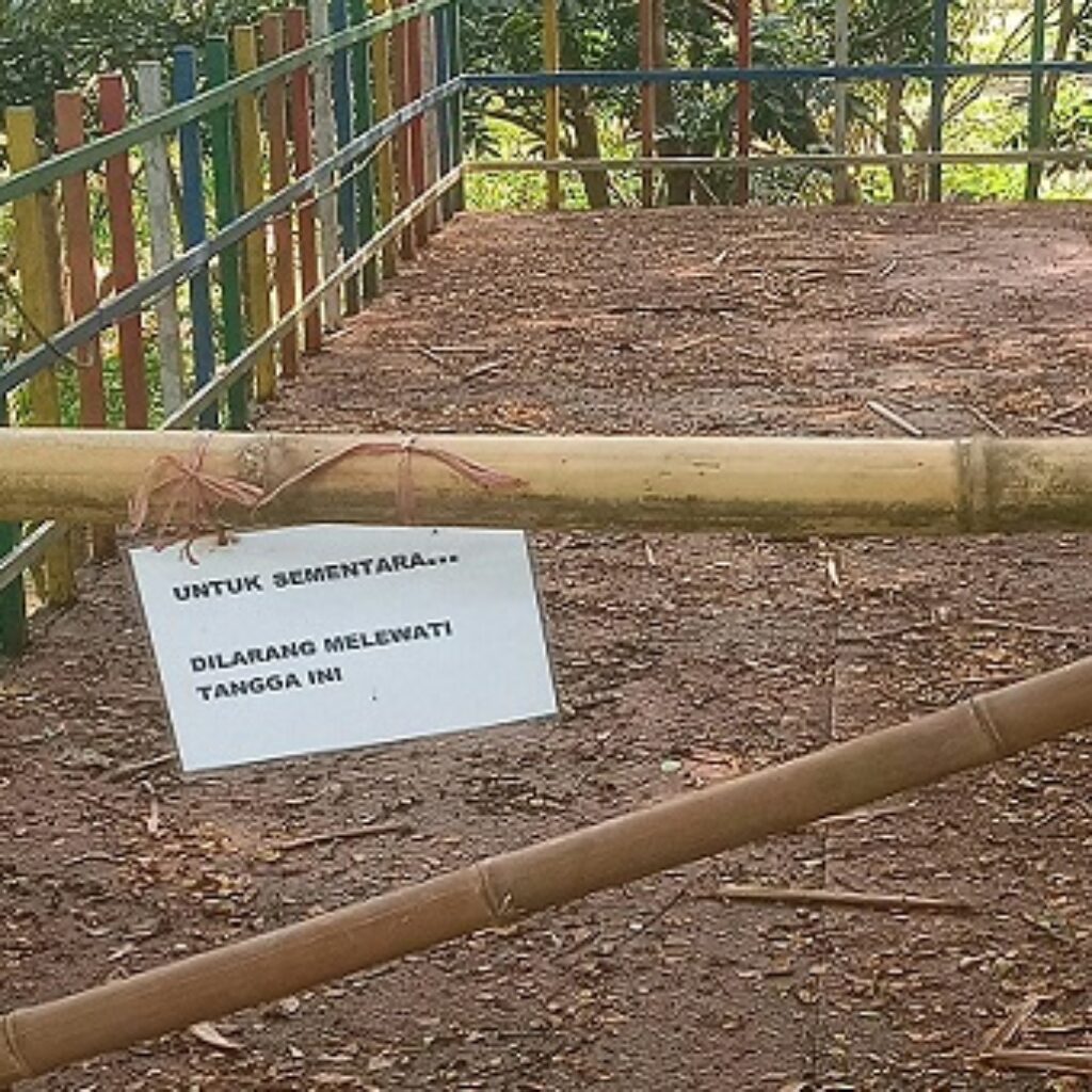 Tangga Taman Hutan KP3B Banten Rusak, Publik Pertanyakan Anggaran Pemeliharaan