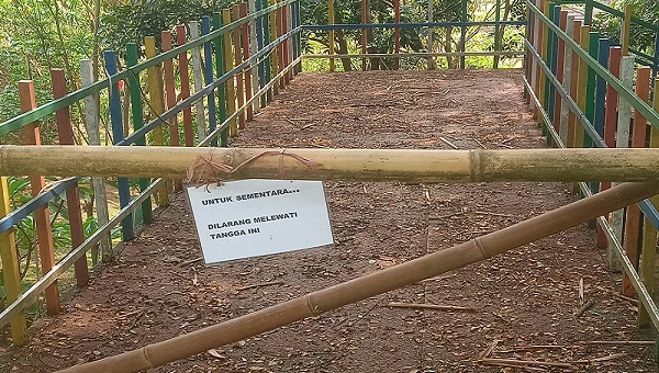 Tangga Taman Hutan KP3B Banten Rusak, Publik Pertanyakan Anggaran Pemeliharaan
