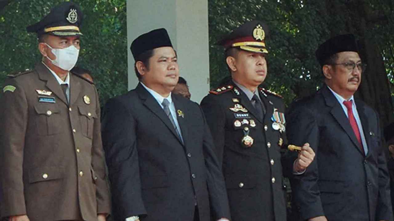 Mansyurudin menghadiri upacara HUT ke-81 TNI di Palabuhanratu.